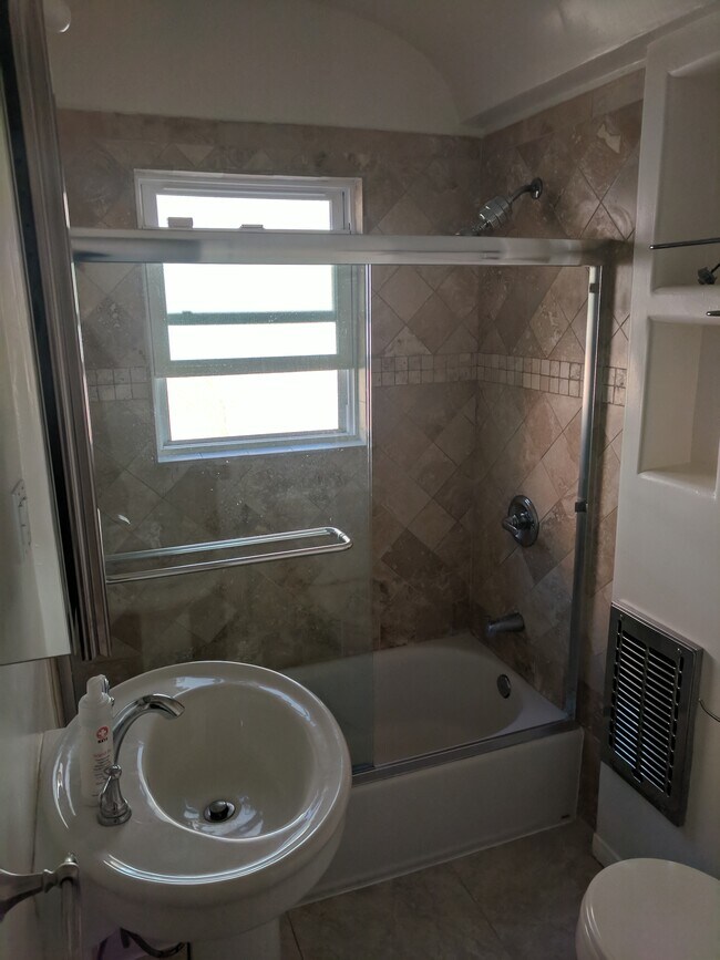 1053 6th Ave Unit 1