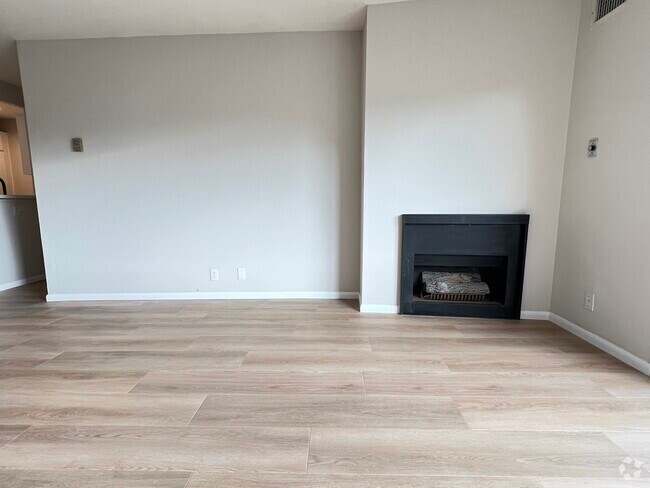 Building Photo - 8163 Redlands St Unit 2nd floor Rental