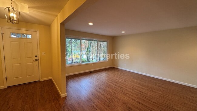 Photo - Spacious, Open-Concept 3 Bedroom West Linn Home