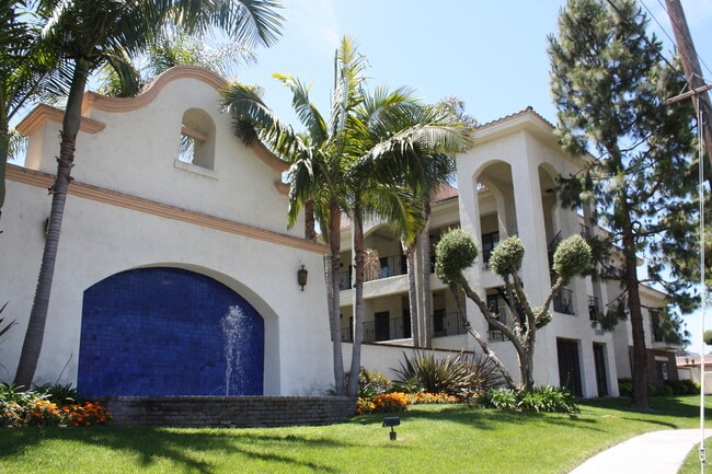 Building Photo - Los Caballeros #507 Unit 507