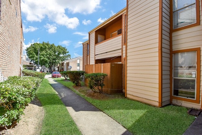 Building Photo - 10202 Forum Park Dr Unit 15 Rental