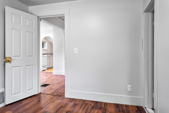 Photo - 44 Euclid Ave