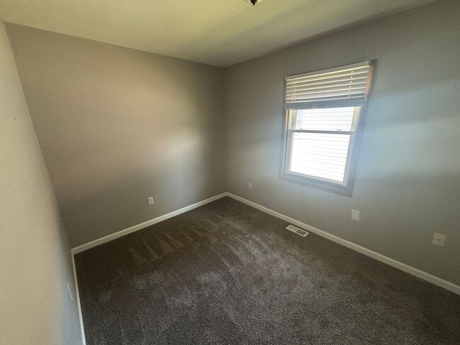 Photo - 449 Shellview St