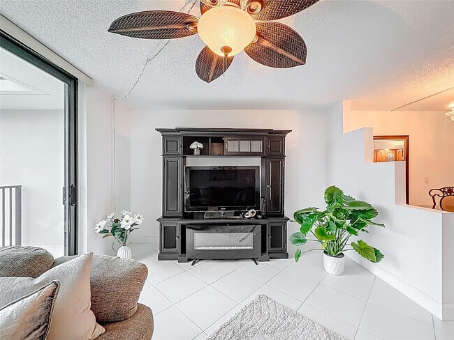 1101 River Reach Dr Unit 502