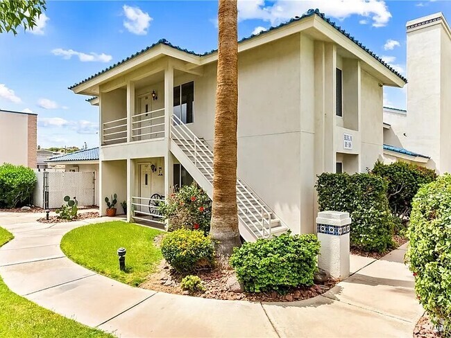 Building Photo - 1800 Club House Dr Unit H-74
