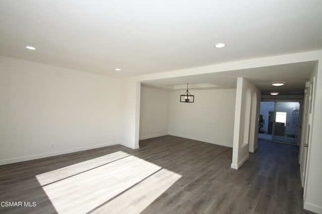 Photo - 291 Green Moor Pl