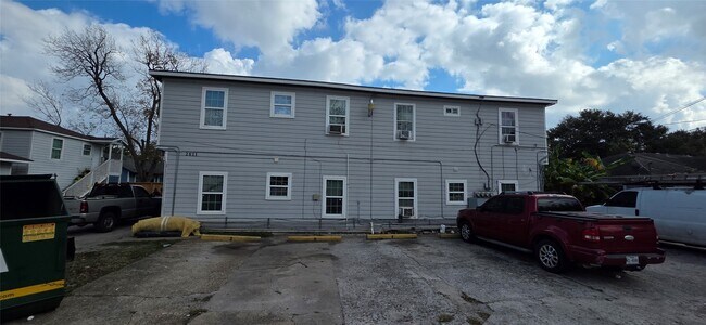 Building Photo - 2811 Iola St Unit 3