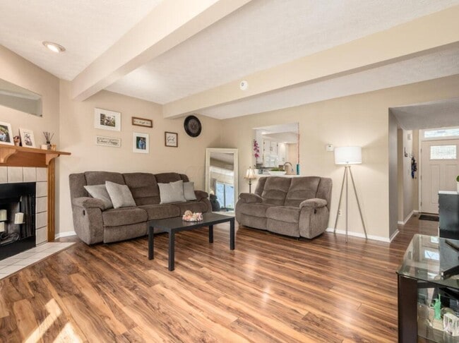 Photo - 6985 Muirfield Dr