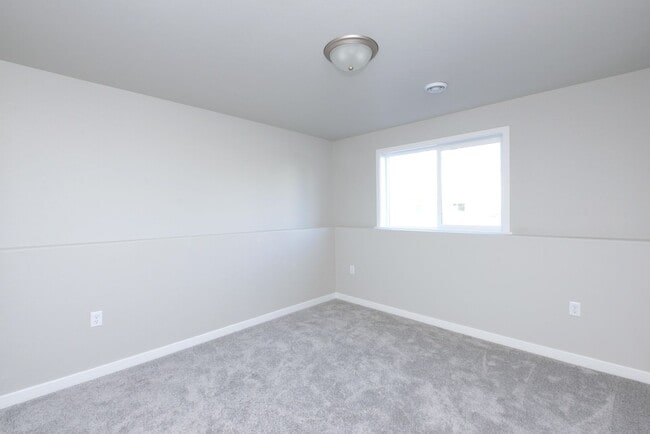 Photo - 1223 Jill Dr W