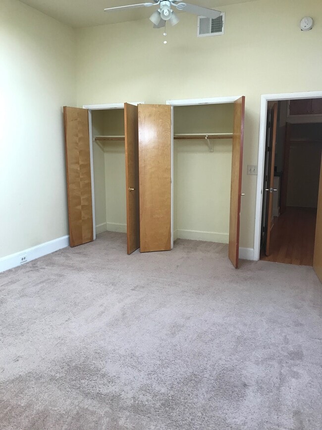 Building Photo - 907 Caroline St Unit 11 Rental