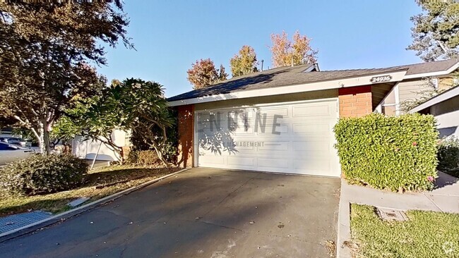 Building Photo - Wonderful 3 Bedroom Townhouse in Laguna Hi...