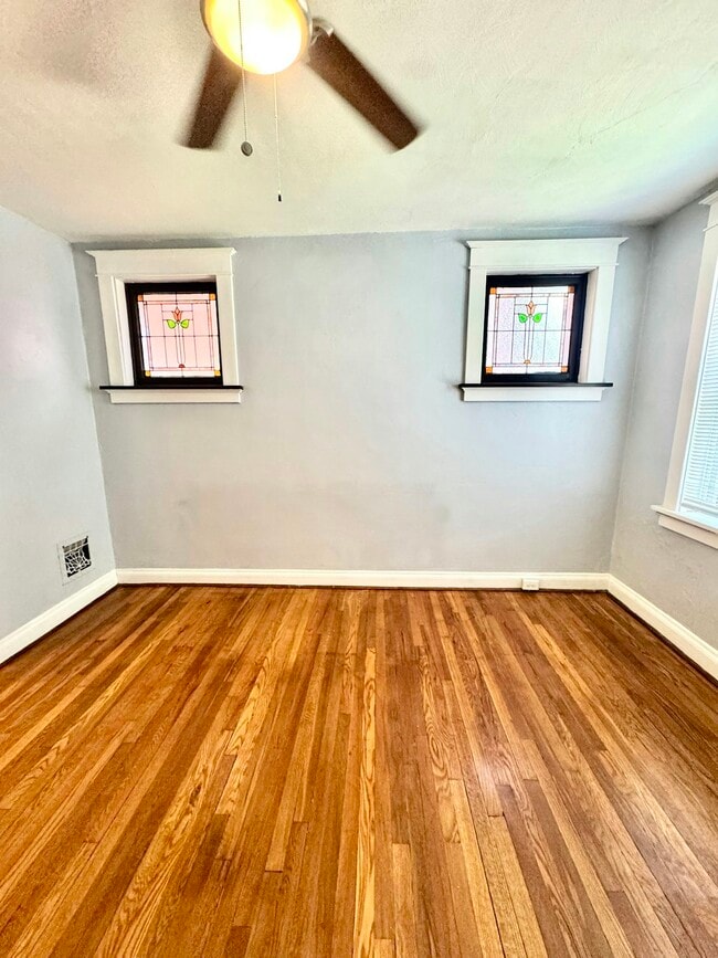 Photo - 5120-5122 Goethe Ave