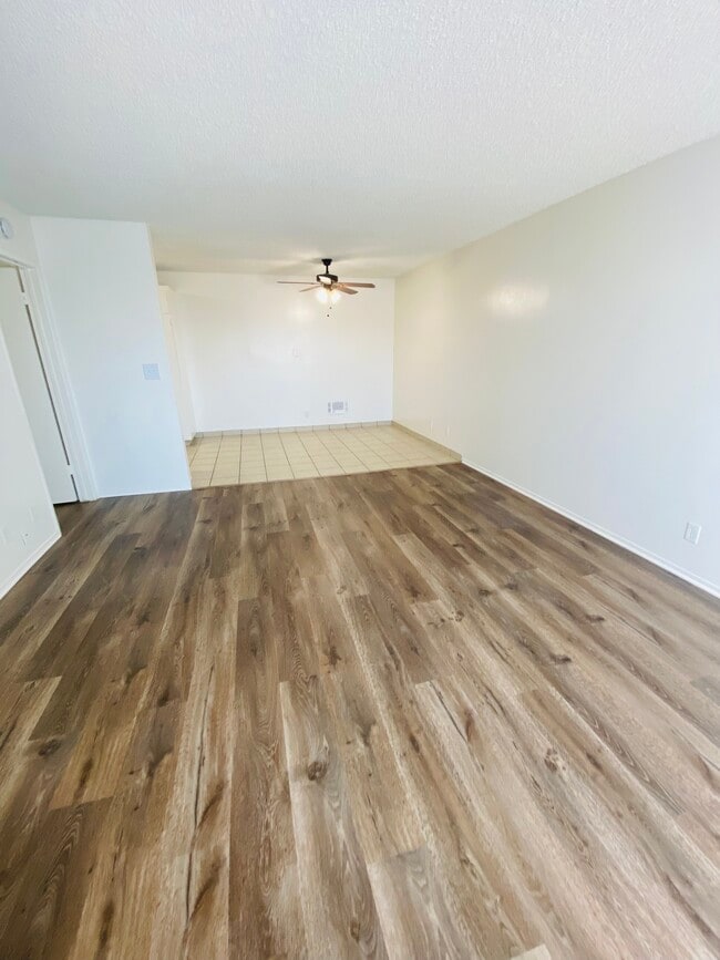 Plano A: Sala de estar/comedor - Anza Victoria Apartments