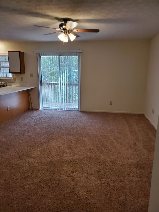 Photo - 2 Bedroom, 1 bath apartment Upstairs Unit