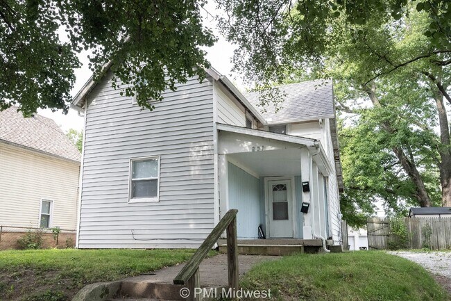 831.5 S Webster St