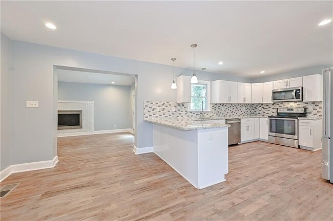 Photo - 1421 Thunderwood Ct SW