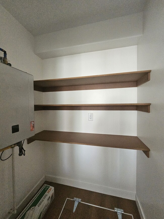 Pantry - 330 N 985 W Unit 332