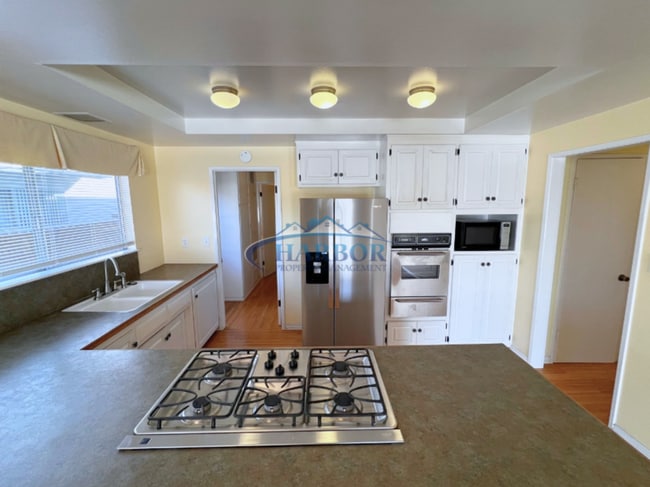 Photo - 1967 W 236th St