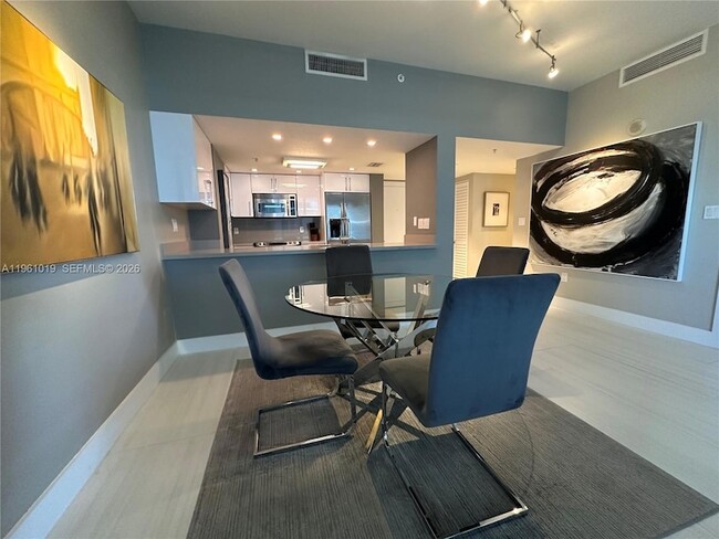 Photo - 1800 N Bayshore Dr Unit 812