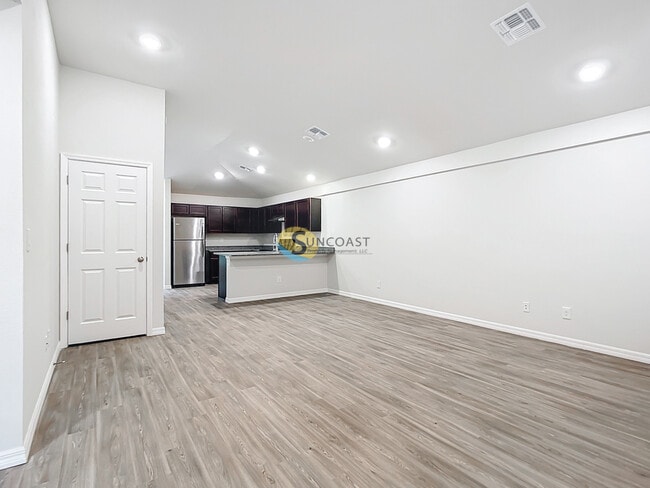 Photo - 123 Lomond Dr Apartamento