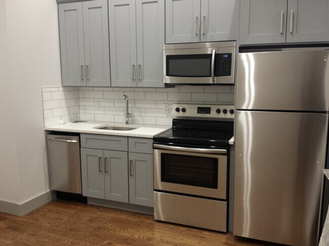 Photo - 133 Menahan St Unidad 3L