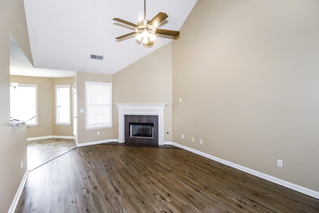 Photo - 1402 Leery Cove