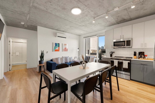 Photo - 853 W Blackhawk St Unit SI FL6-ID1466133P