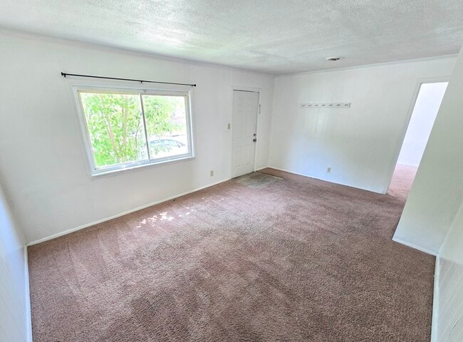 HOME IN HAMPTON FOR RENT!