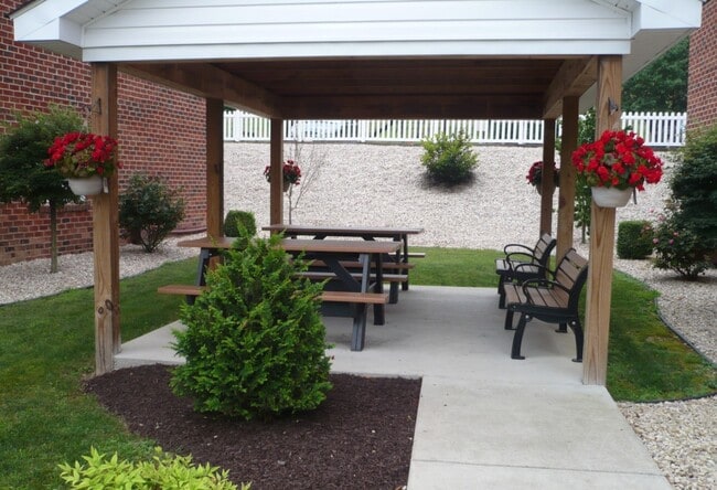 Photo - Craigmont Manor