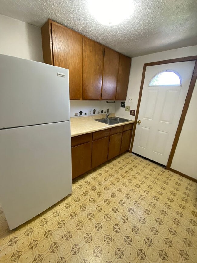 Photo - 915 W Kemp Ave Unit 9151/2