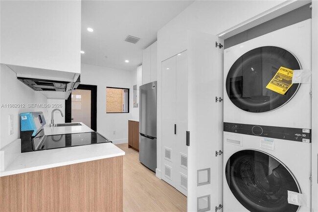 Photo - 1037 NW 2nd St Unit 2B