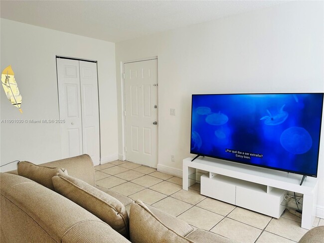 Photo - 3037 NW 118th Dr Unidad 122D