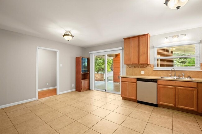 Photo - 1400 Briarcliff Blvd