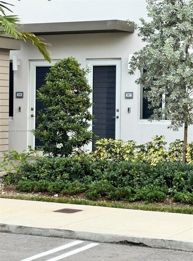 Building Photo - 10270 NW 66th St Unit 107