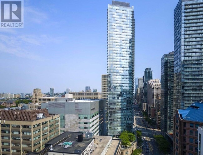 Photo - 832 Bay St. Unité 501
