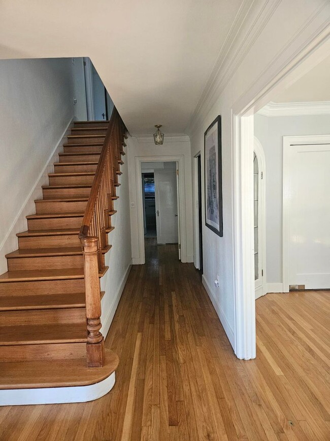 Photo - 5bd 5ba Stunning Home