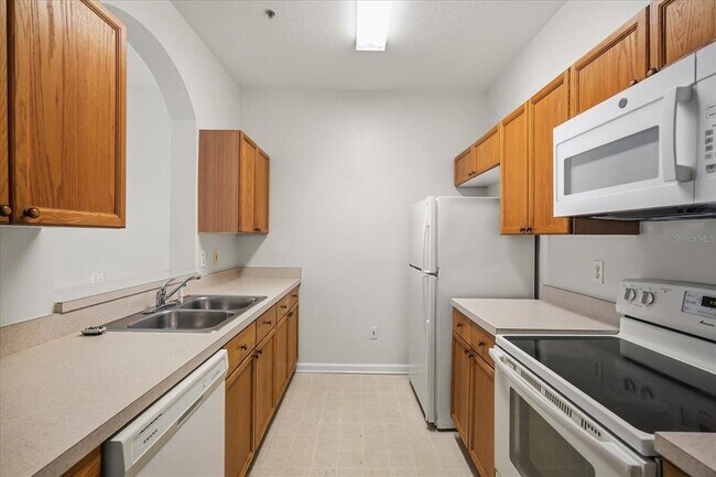 Photo - 8101 Coconut Palm Way Unidad 205