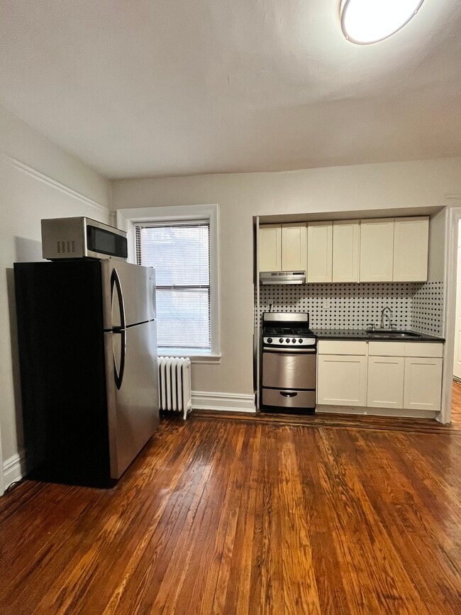 18 Kensington Ave 2A - 24 Kensington Ave Unit 1B