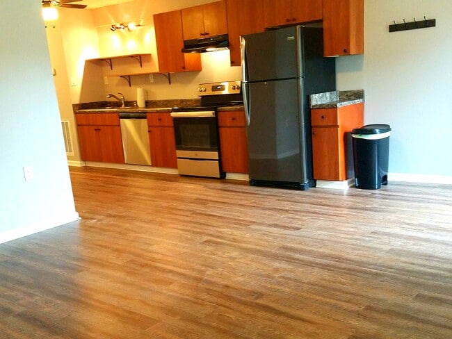 Kitchen - 317 Burnett Station Rd Unit 317