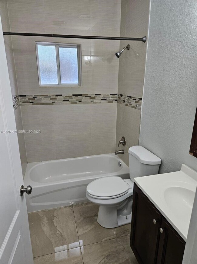 Photo - 1519 NE 3rd Ave