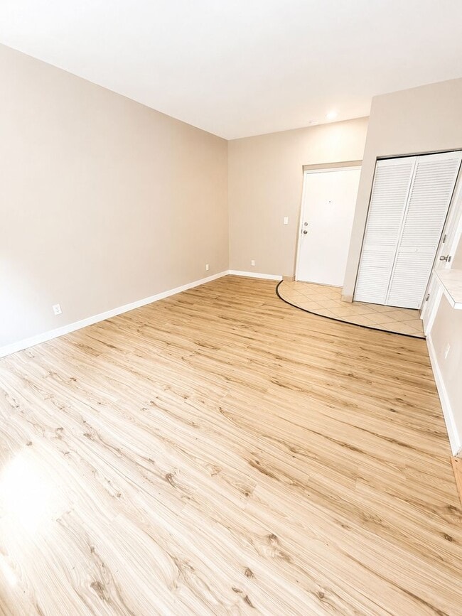 321 Ella St Unit 5
