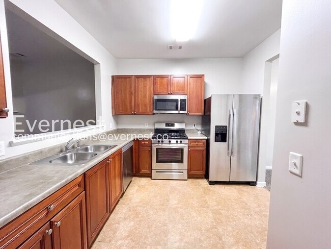 585 McWilliams Rd SE