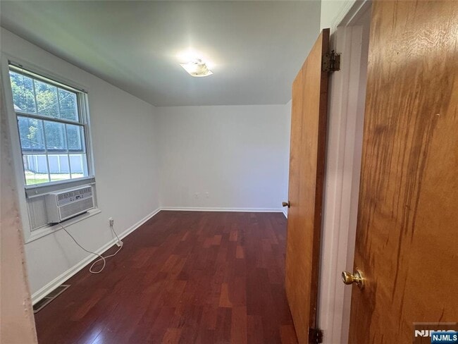 Photo - 1 Cedar Ln
