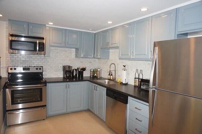 Photo - 19370 Collins Ave Unit 923