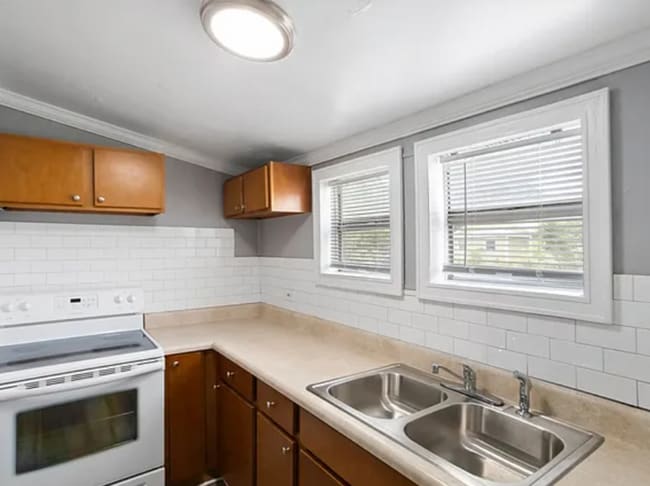 Photo - 8213 N Elmer St