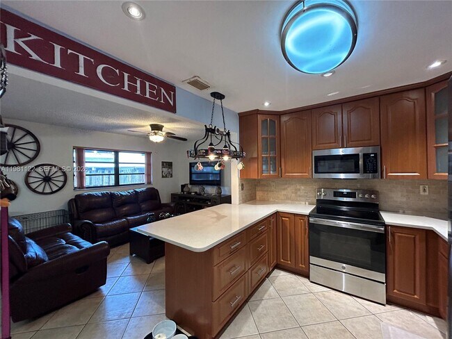 Photo - 10818 SW 72nd St