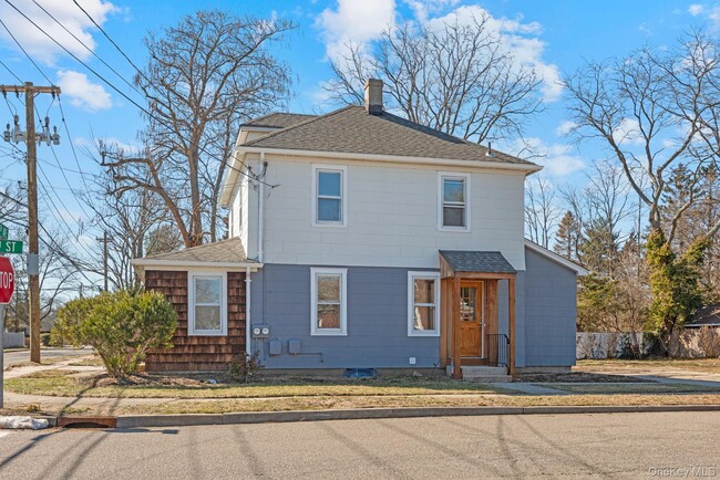 Building Photo - 500 5th Ave Unit upper (2nd floor)