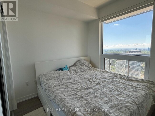 Photo - 39 Roehampton Ave Unit 3704