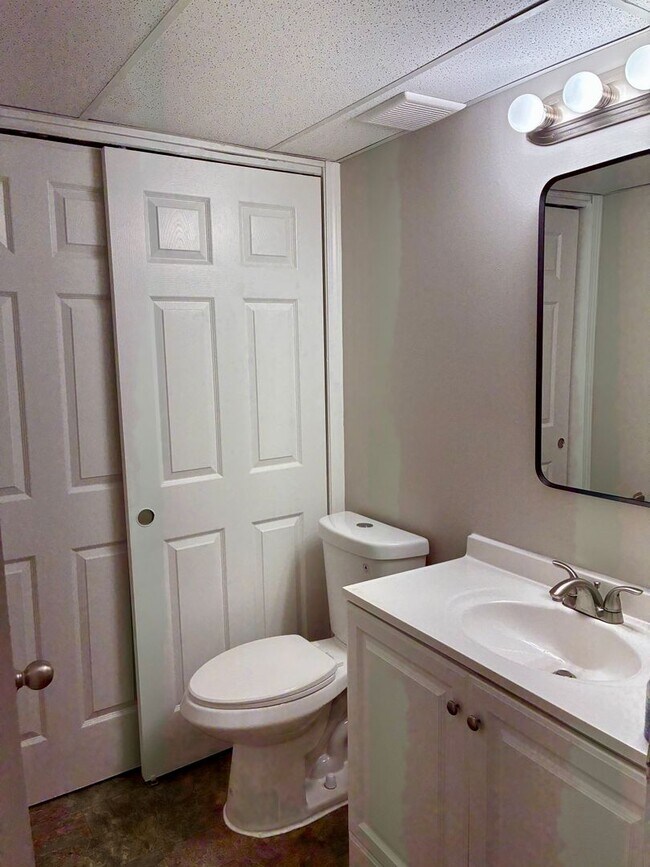 Photo - 2820-2824 Divinity Unidad 2822 Divinity Lane