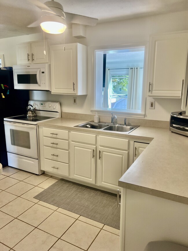 Photo - 707 Saint Catherine Ct